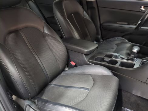 Used 2018 Kia Optima S FWD image 9