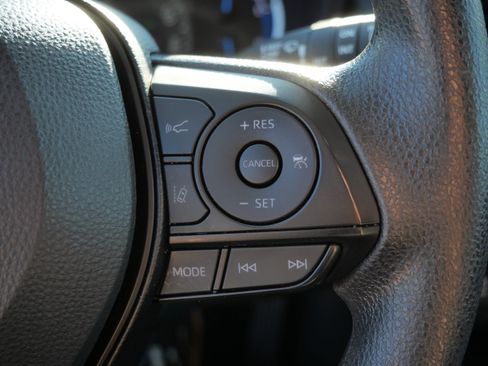 Certified 2025 Toyota RAV4 XLE AWD/4WD image 32