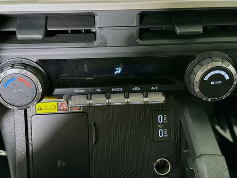 Certified 2024 Toyota Tacoma SR5 w/ SR5 Upgrade Package image 23