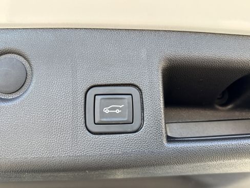 Used 2024 Chevrolet Equinox LT image 20