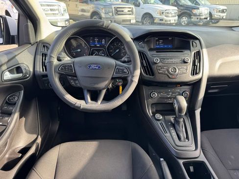 Used 2017 Ford Focus SE image 23