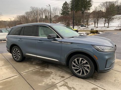 New 2026 Lincoln Aviator AWD image 7