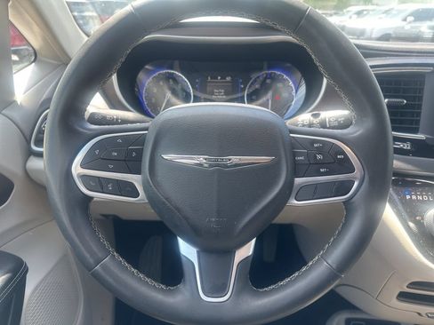 Used 2022 Chrysler Voyager LX FWD image 27