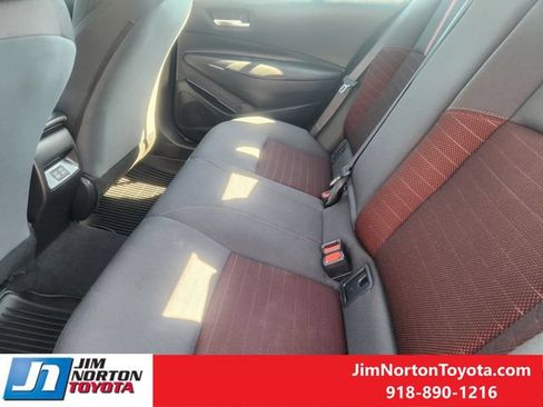 Used 2025 Toyota Corolla SE w/ SE Premium Package FWD image 31