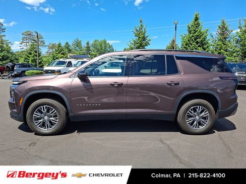 Used 2024 Chevrolet Traverse LT w/ LPO, Floor Liner Package AWD/4WD image 9