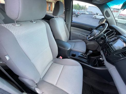 Used 2012 Toyota Tacoma PreRunner image 24