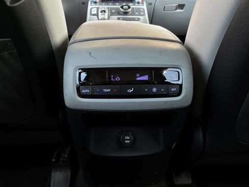 Used 2025 Hyundai Palisade SEL FWD image 14