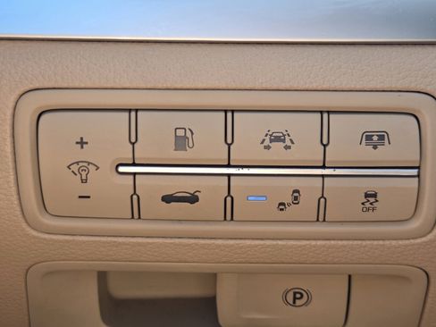 Used 2016 Hyundai Genesis 3.8 w/ Option Group 02 image 18