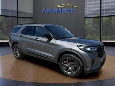 Used 2025 Ford Explorer ST-Line w/ ST-Line Street Pack AWD/4WD image 13