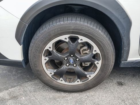 Used 2023 Subaru Crosstrek 2.0i Premium image 11