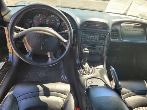 Used 2004 Chevrolet Corvette Base w/ Preferred Equipment Group image 13