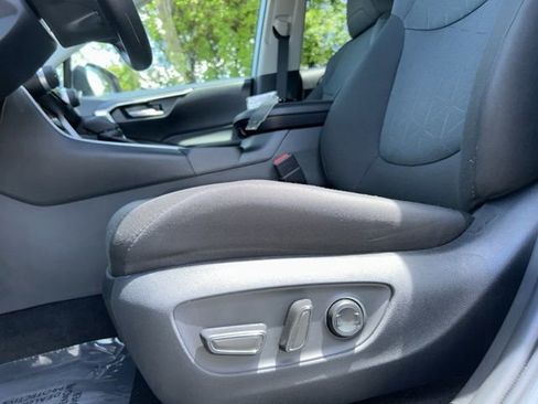 Certified 2025 Toyota RAV4 XLE AWD/4WD image 30