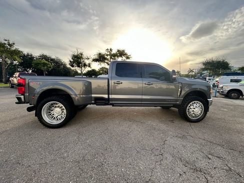 Used 2025 Ford F350 Lariat w/ Lariat Ultimate Package AWD/4WD image 3
