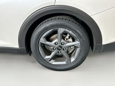 Used 2025 Kia K4 FWD image 11