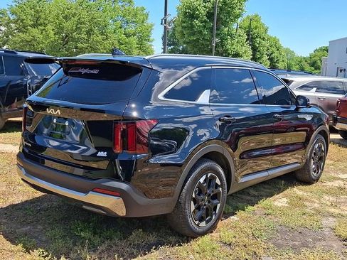 Certified 2026 Kia Sorento S w/ S Panoramic Sunroof Package FWD image 6