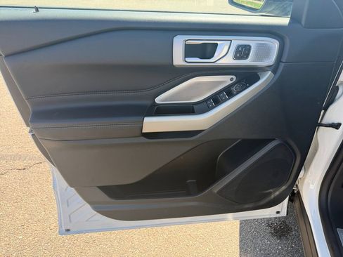 Used 2023 Ford Explorer Limited w/ Limited Technology Package AWD/4WD image 26