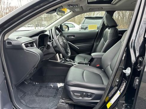 Certified 2025 Toyota Corolla Cross XLE w/ Convenience Package image 27