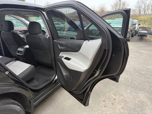 Used 2021 Chevrolet Equinox LS w/ LS Convenience Package image 17