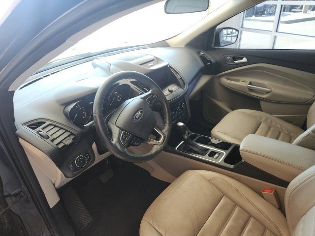 Used 2017 Ford Escape SE w/ SE Leather Comfort Package FWD image 20