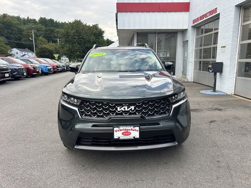 Used 2023 Kia Sorento S w/ Panoramic Sunroof Package AWD/4WD image 3