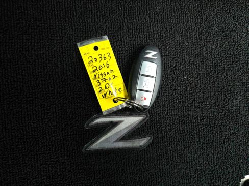 Used 2016 Nissan 370Z NISMO image 34