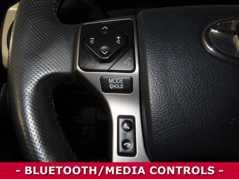 Used 2018 Toyota Tacoma SR5 image 12