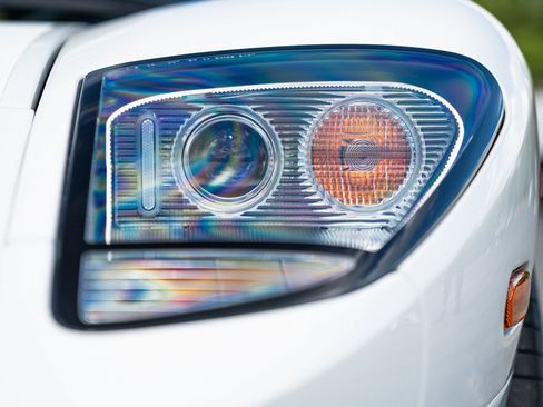 Used 2006 Ford GT RWD image 14