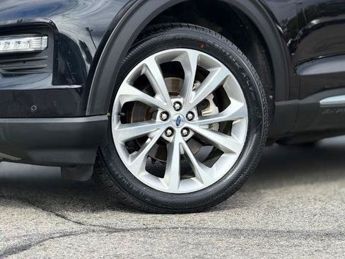 Certified 2023 Ford Explorer Platinum w/ Technology Package AWD/4WD image 4