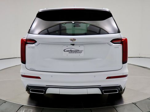 Used 2022 Cadillac XT6 Premium Luxury image 4