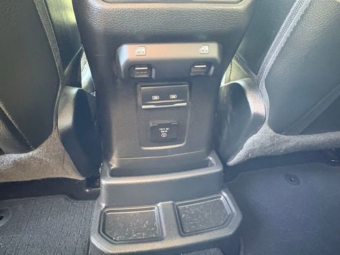 Used 2022 Jeep Wrangler Unlimited Sahara image 13