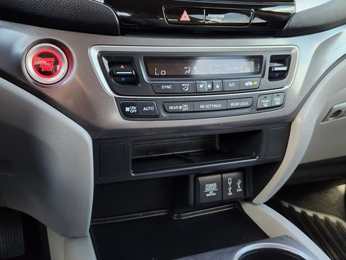 Used 2018 Honda Pilot EX image 25