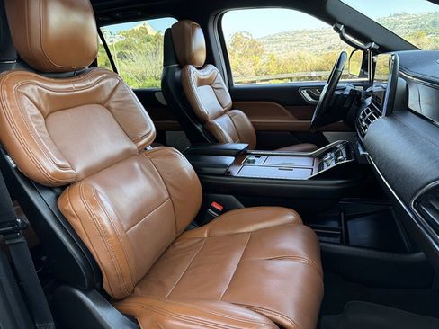 Used 2020 Lincoln Navigator L Reserve w/ Luxury Package image 14