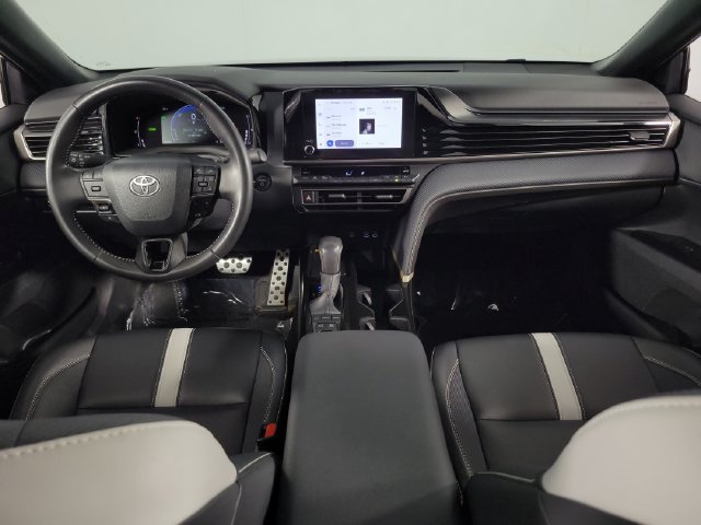 Used 2025 Toyota Camry SE w/ Convenience Package FWD image 25