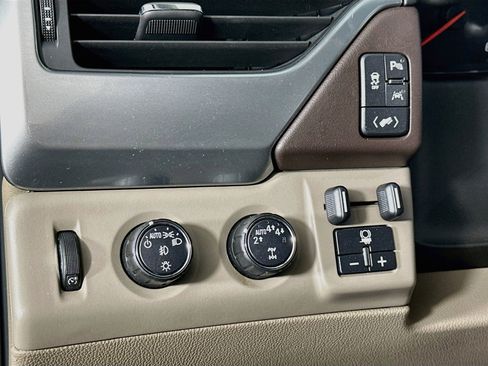Used 2017 Chevrolet Tahoe Premier AWD/4WD image 17