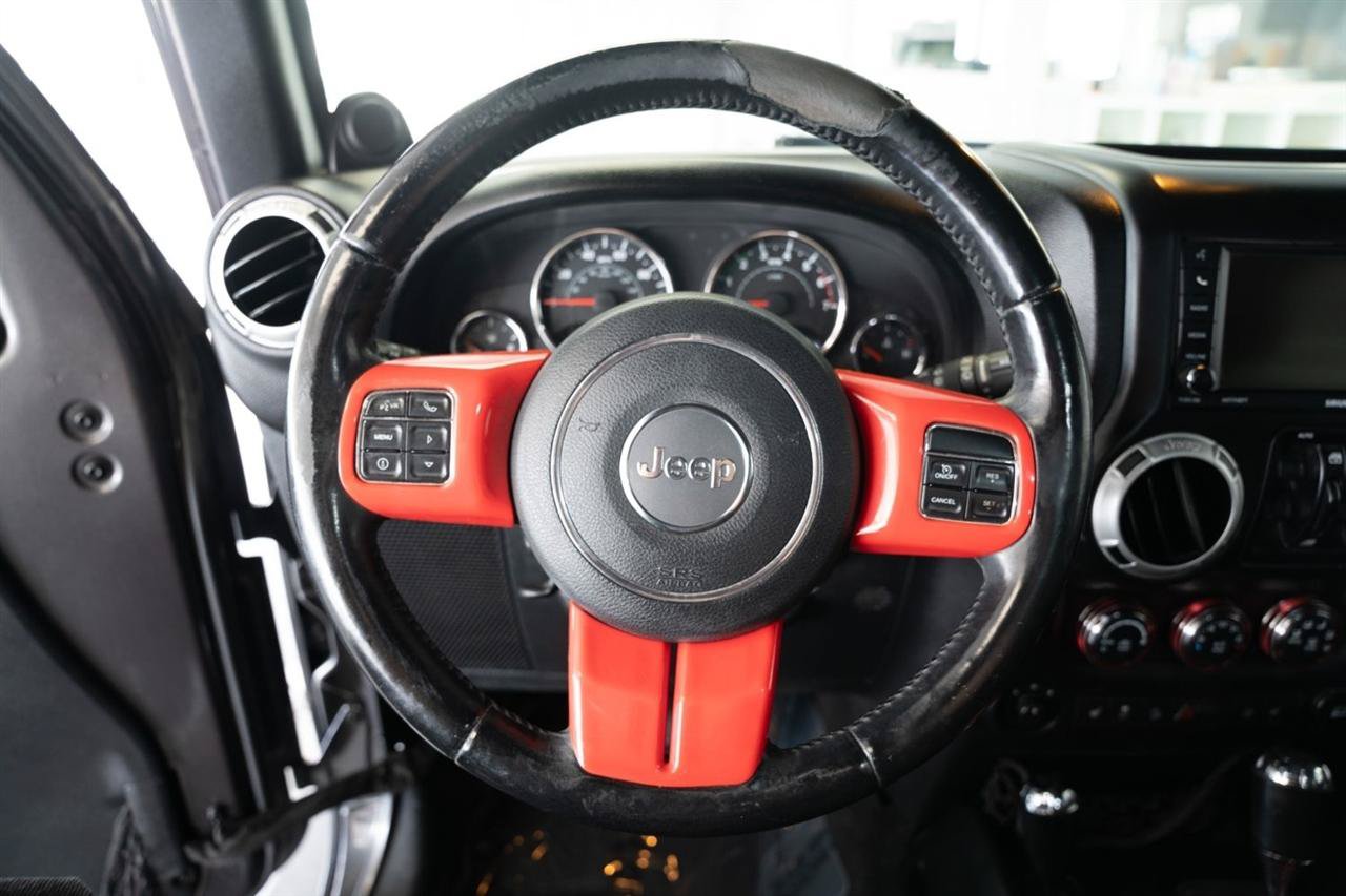 Used 2014 Jeep Wrangler Unlimited Sahara w/ Max Tow Package AWD/4WD image 14