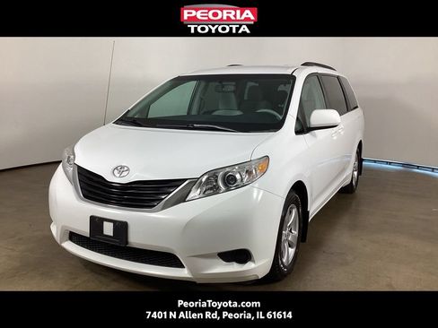 Used 2013 Toyota Sienna LE FWD image 1