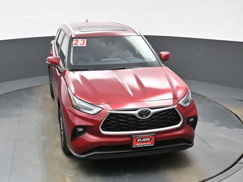 Used 2023 Toyota Highlander XLE image 36