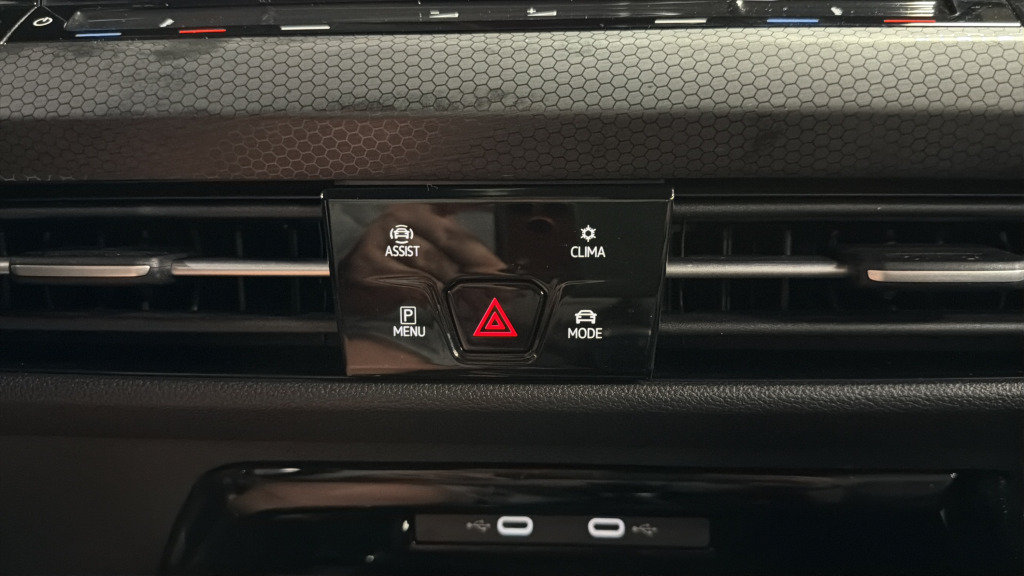 Used 2024 Volkswagen GTI SE FWD image 30