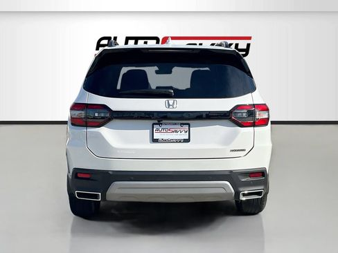 Used 2024 Honda Pilot Touring image 6