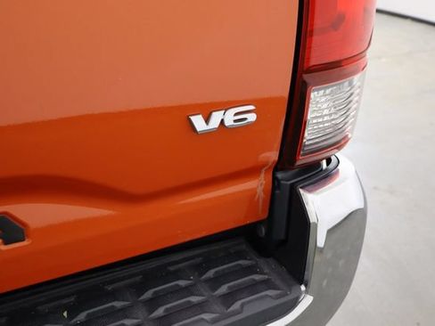 Used 2018 Toyota Tacoma SR5 RWD image 37