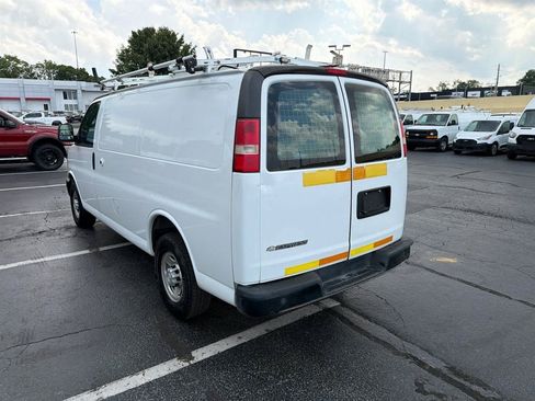 Used 2017 Chevrolet Express 2500 RWD image 6