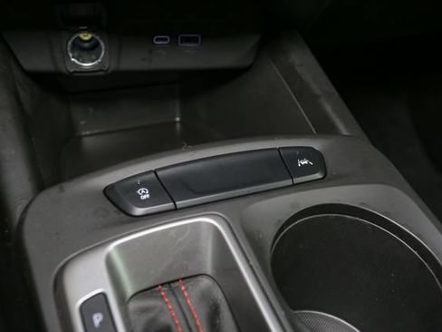 Used 2024 Chevrolet Trax RS FWD image 24