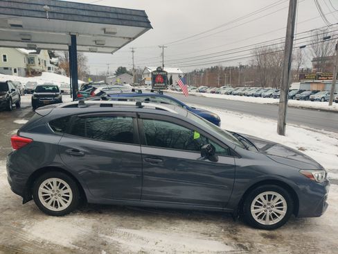 Used 2017 Subaru Impreza 2.0i Premium image 7