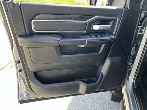 Used 2023 RAM 3500 Big Horn w/ Night Edition image 7