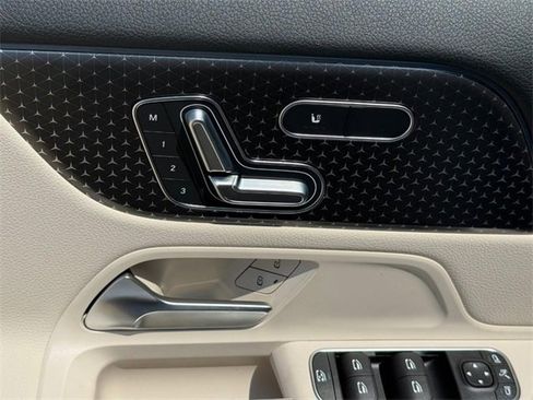 New 2025 Mercedes-Benz GLA 250 4MATIC image 13