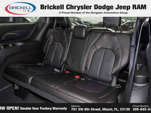 New 2026 Chrysler Pacifica Select image 19