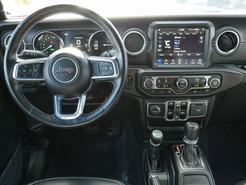 Used 2023 Jeep Wrangler Unlimited Sahara w/ Cold Weather Group image 16