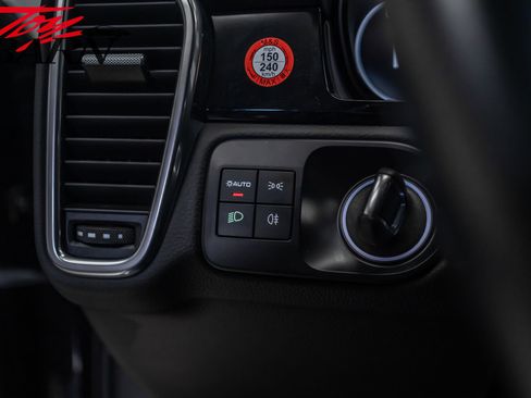 Used 2022 Porsche Cayenne S image 26