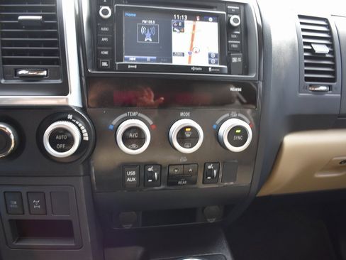 Used 2018 Toyota Sequoia Limited image 15
