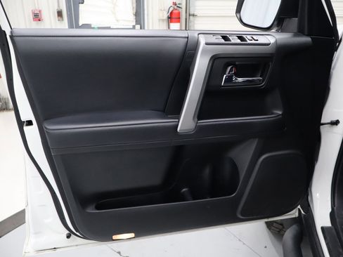 Used 2021 Toyota 4Runner SR5 Premium image 13